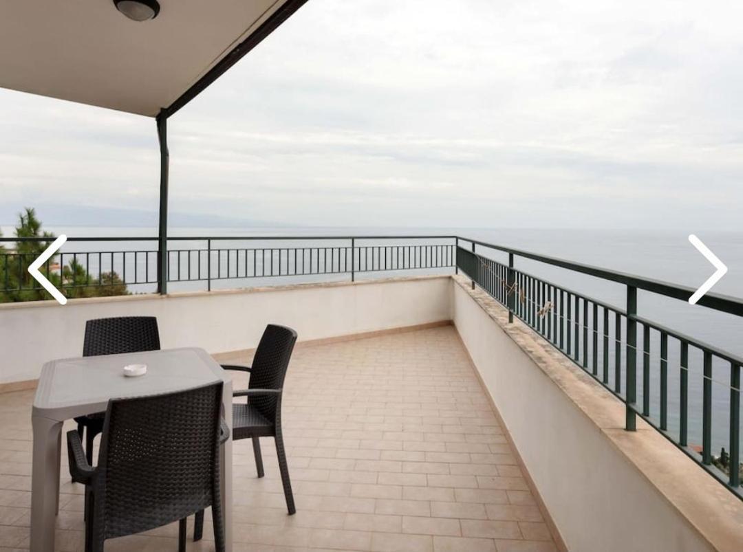 La Nave Sul Mare Di Taormina Bed and Breakfast Letojanni Εξωτερικό φωτογραφία